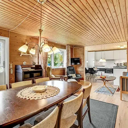 2 Bedroom In *